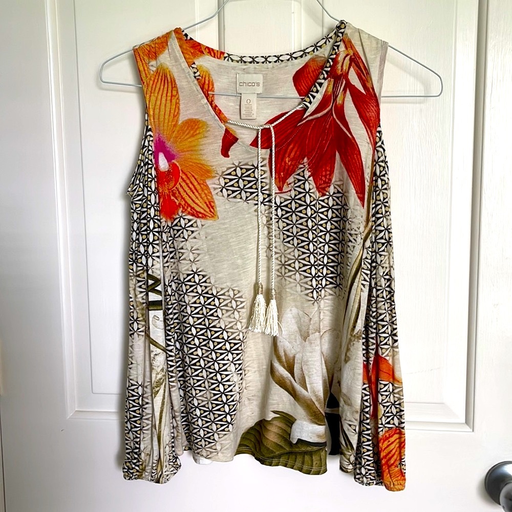 Chicos cold shoulder top Size Petite 0, white, orange, black floral design